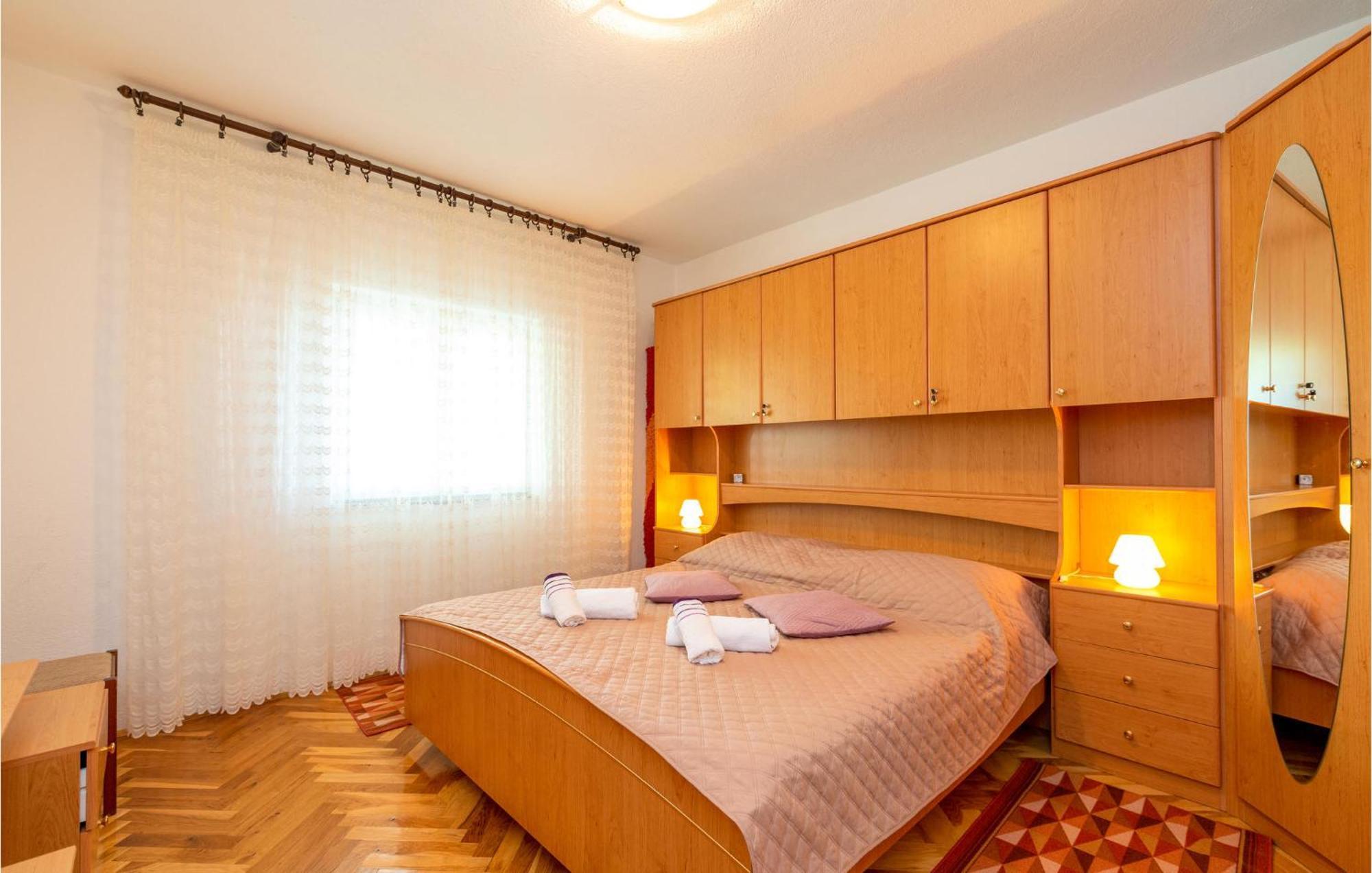 Lovely Apartment In Rovanjska With House Sea View Bagian luar foto
