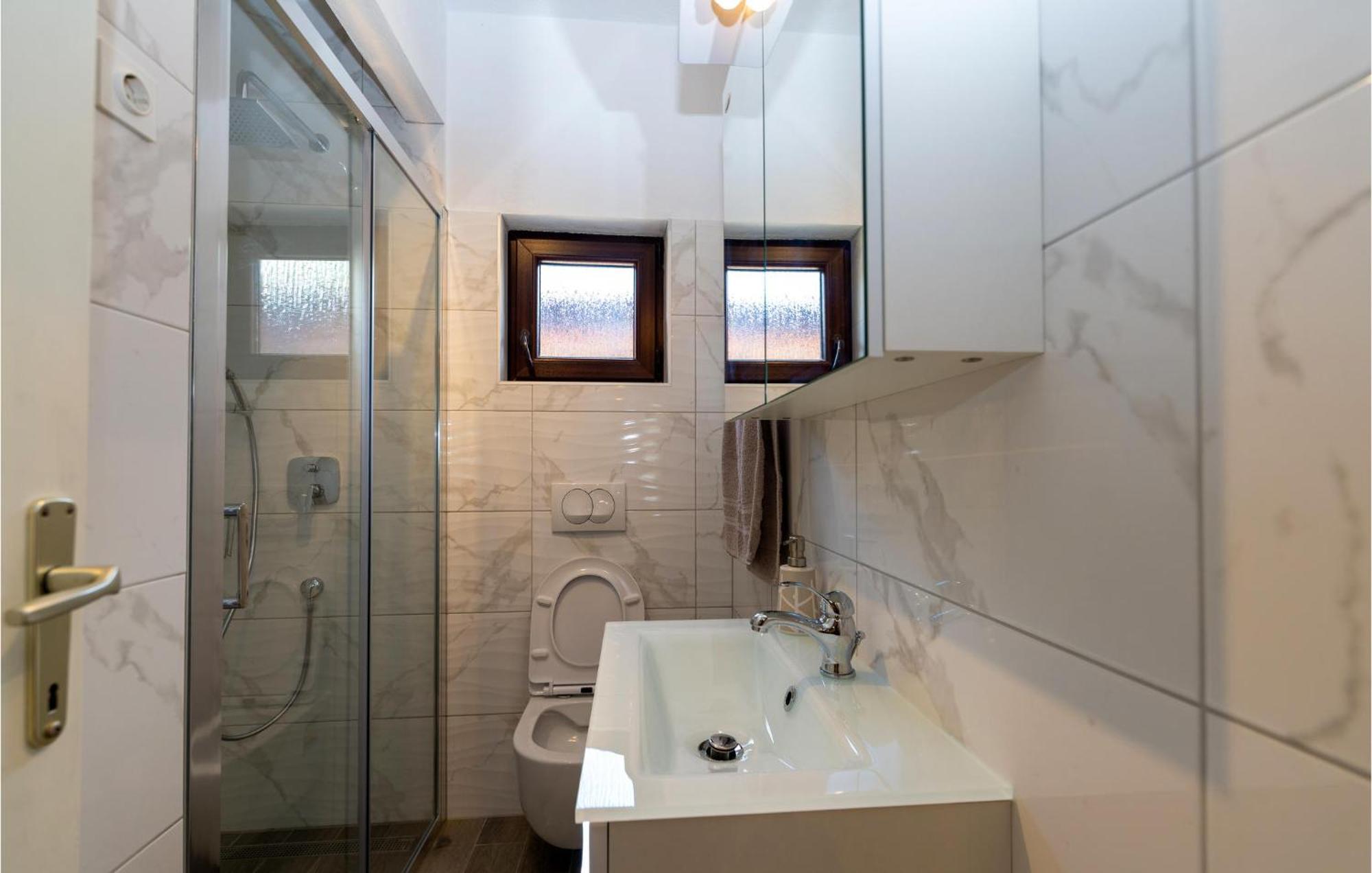 Lovely Apartment In Rovanjska With House Sea View Bagian luar foto